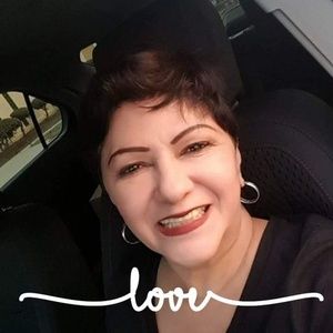 Meet your Posher, Yolanda